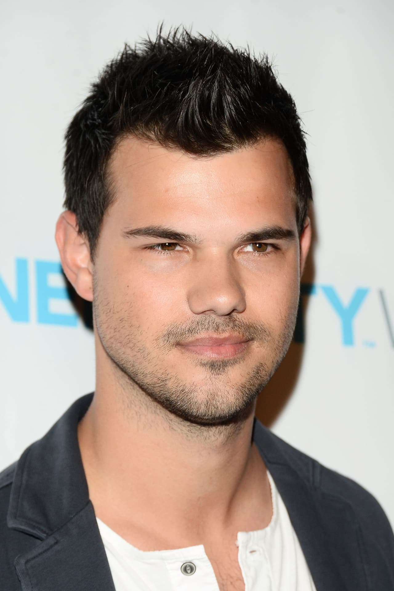 10 famosos que triunfaron en tu adolescencia pero ya nadie recuerda ¿qué fue de su vida?