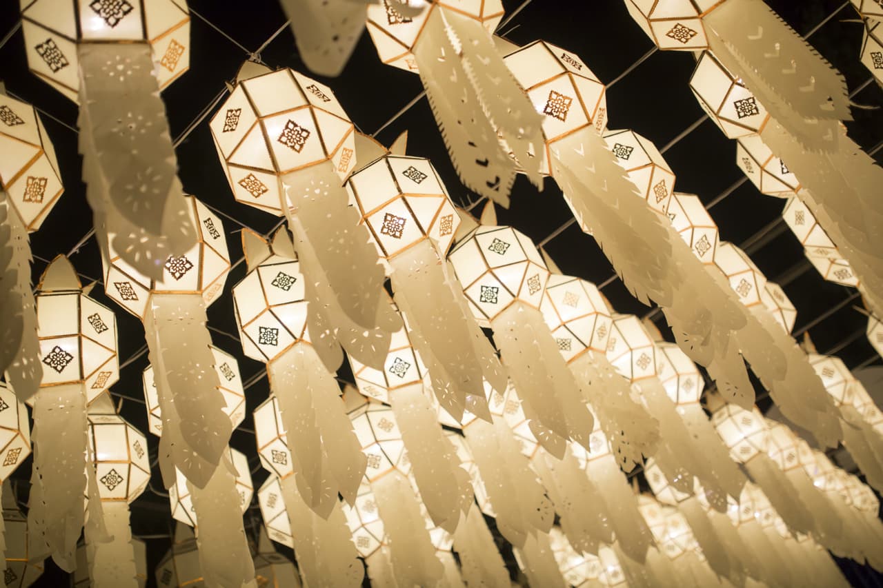 Despedir lo viejo, celebrar lo nuevo: el increíble festival de luz en Tailandia