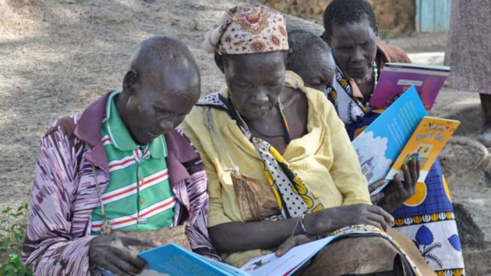 Un camino hacia la libertad: conoce a la mujer que aprendió a leer a los 60