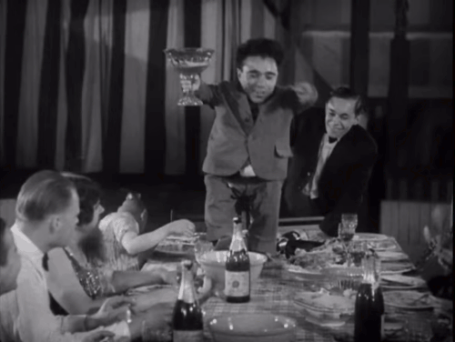 5 grandes películas de terror que no necesitaron del gore para dar miedo