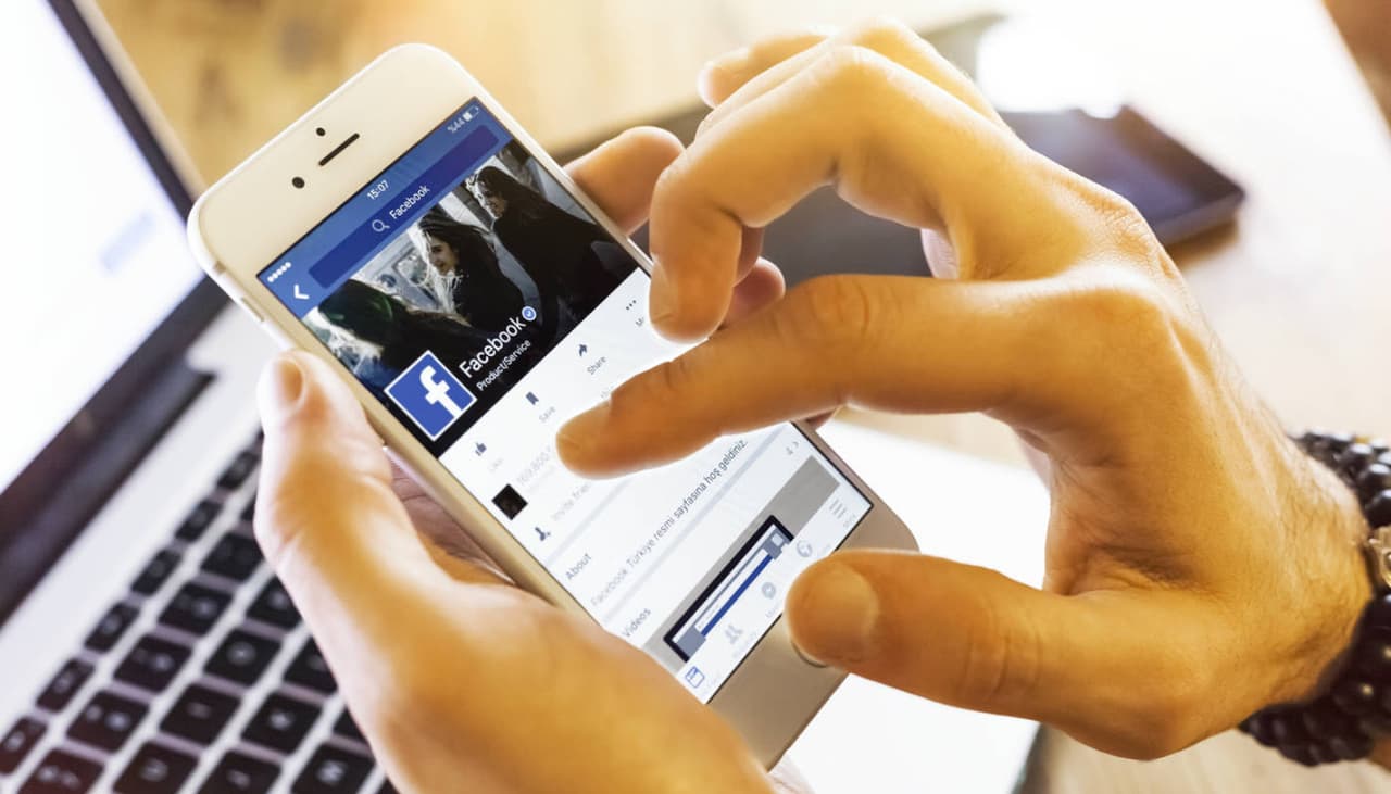 El nuevo botón de reacción de Facebook surgió por error ¡Y nos encantó! Aprende a activarlo