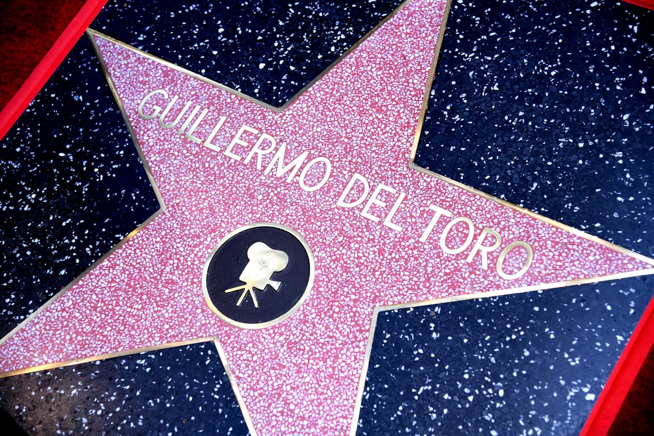 Guillermo Del Toro recibió una estrella en el paseo de la fama y merece más por estas razones