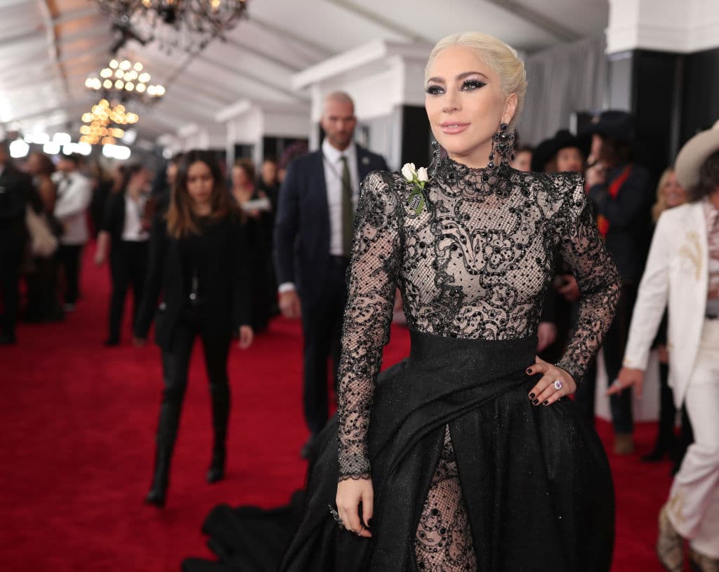 Lady Gaga se convirtió en Khaleesi por una noche con este espectacular look en los Grammy