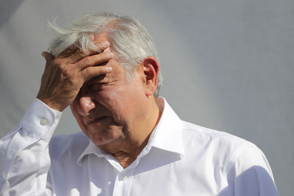 AMLO no está tomando muy en serio al coronavirus y los mexicanos le reclamaron con memes
