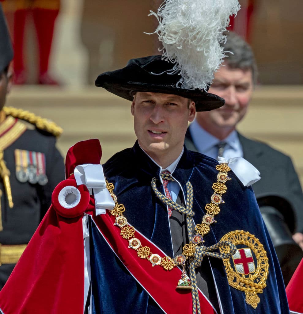 ¿Por qué la reina Isabel y el príncipe Guillermo viajaron en el tiempo con su vestimenta? 