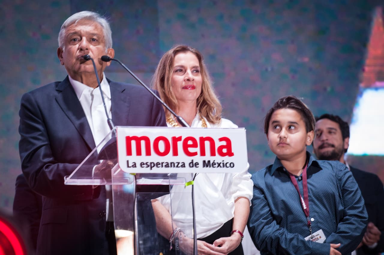 El hijo de AMLO fue criticado por su cabello, pero estos 12 tuits nos regresaron la fe en México