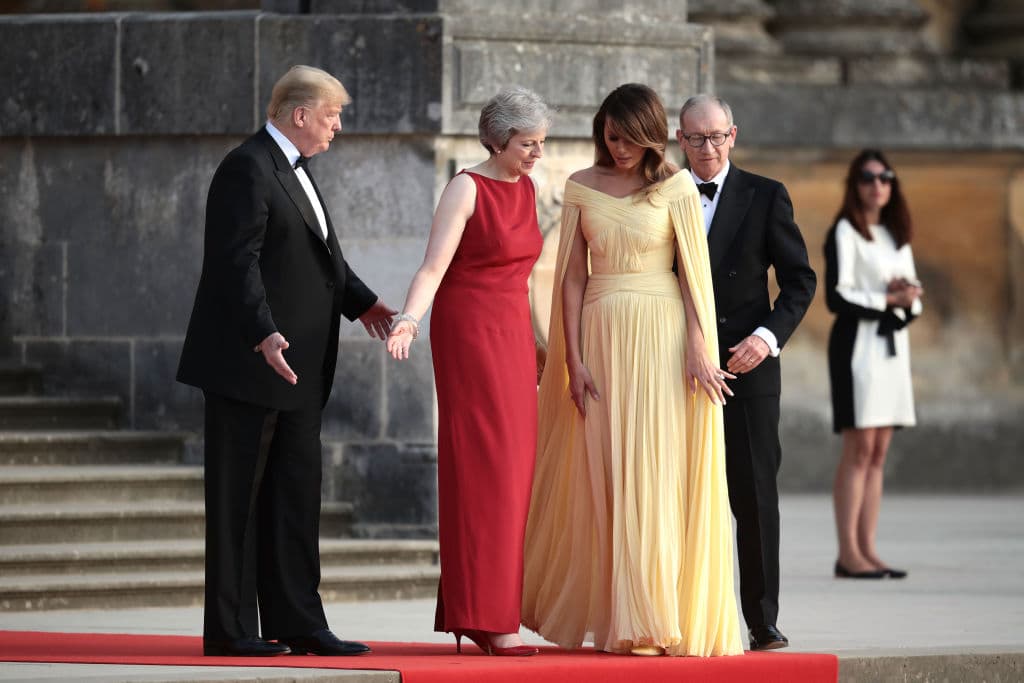 Melania Trump deslumbró con un vestido digno de una reina en su visita al Reino Unido
