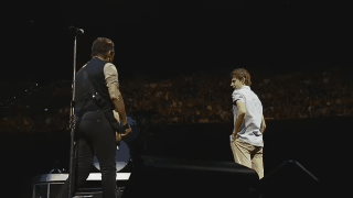 Este joven salta sus clases para asistir a un recital de Bruce Springsteen... el resto es historia