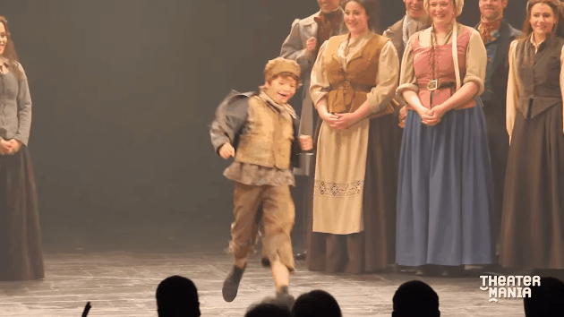 Los videos de Gaten Matarazzo cantando a los 7 años que prueban su talento