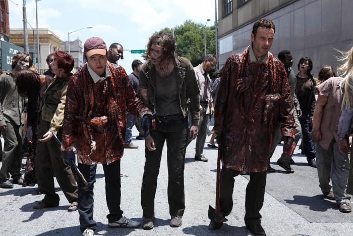 The Walking Dead: 9 veces en las que Glenn casi muere