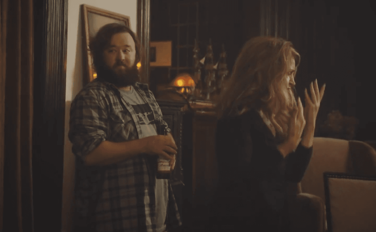 Haley Joel Osment se reencuentra con fantasmas en la comedia de horror Clara's Ghost