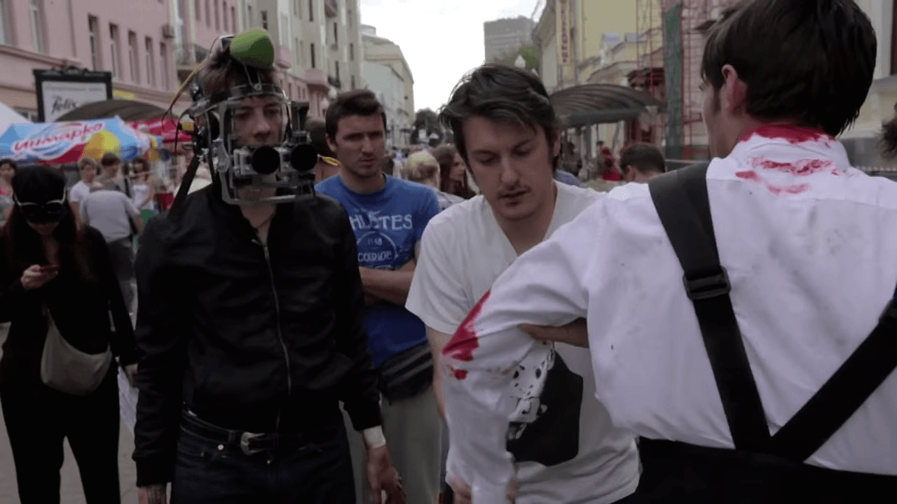 Entre el cine y los juegos shooter: The Weeknd tiene un nuevo videoclip lleno de acción y adrenalina