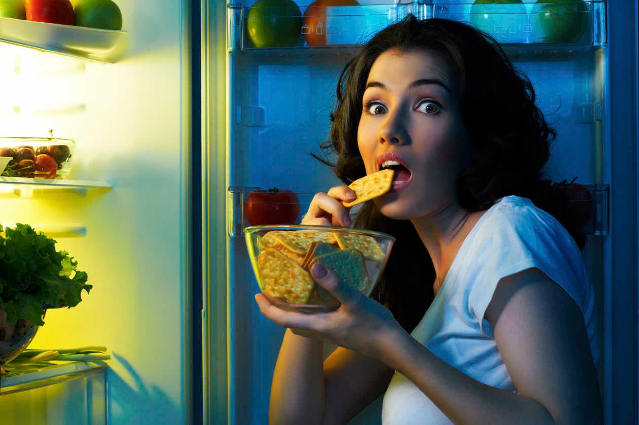 5 formas de retrasar tus hábitos alimenticios