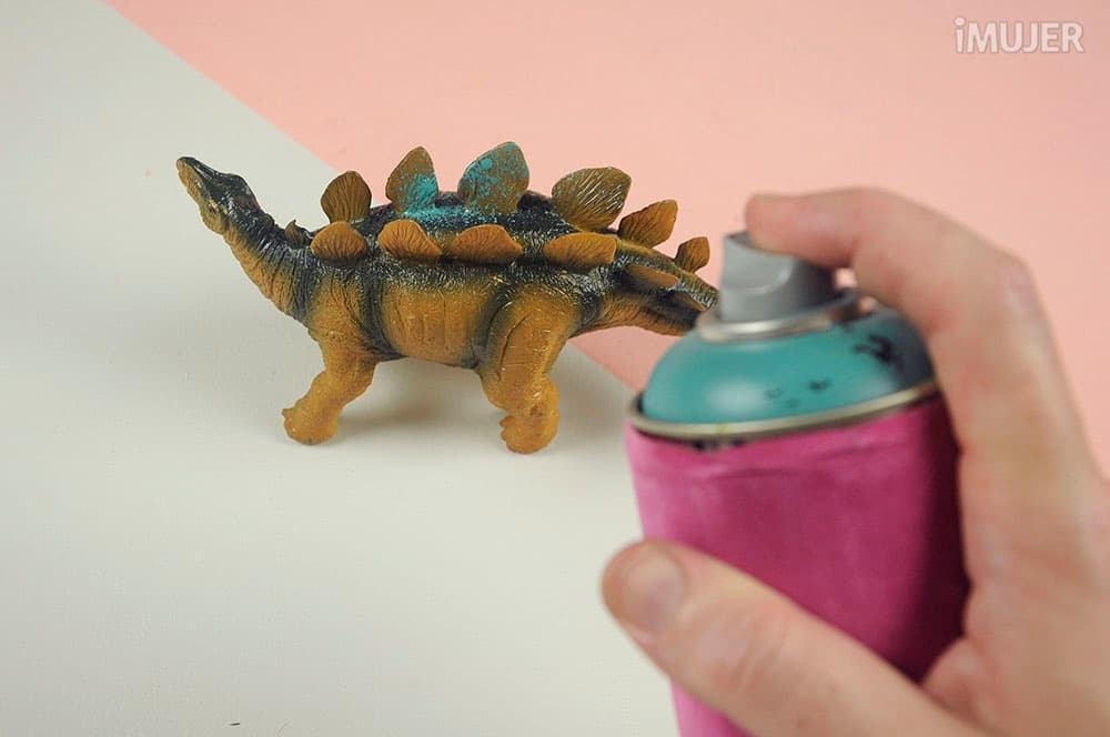 Cómo hacer un alhajero con animales de plástico