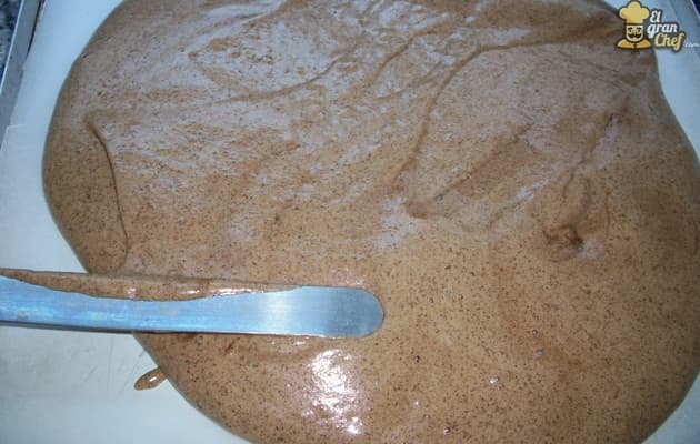 Arrollado de chocolate con dulce de leche