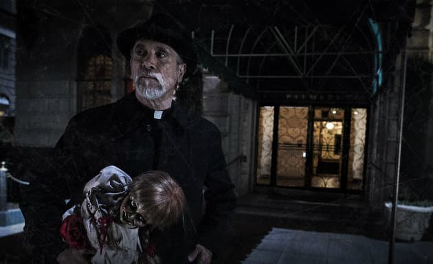 Líbrate del mal de ojo de la película de terror Annabelle