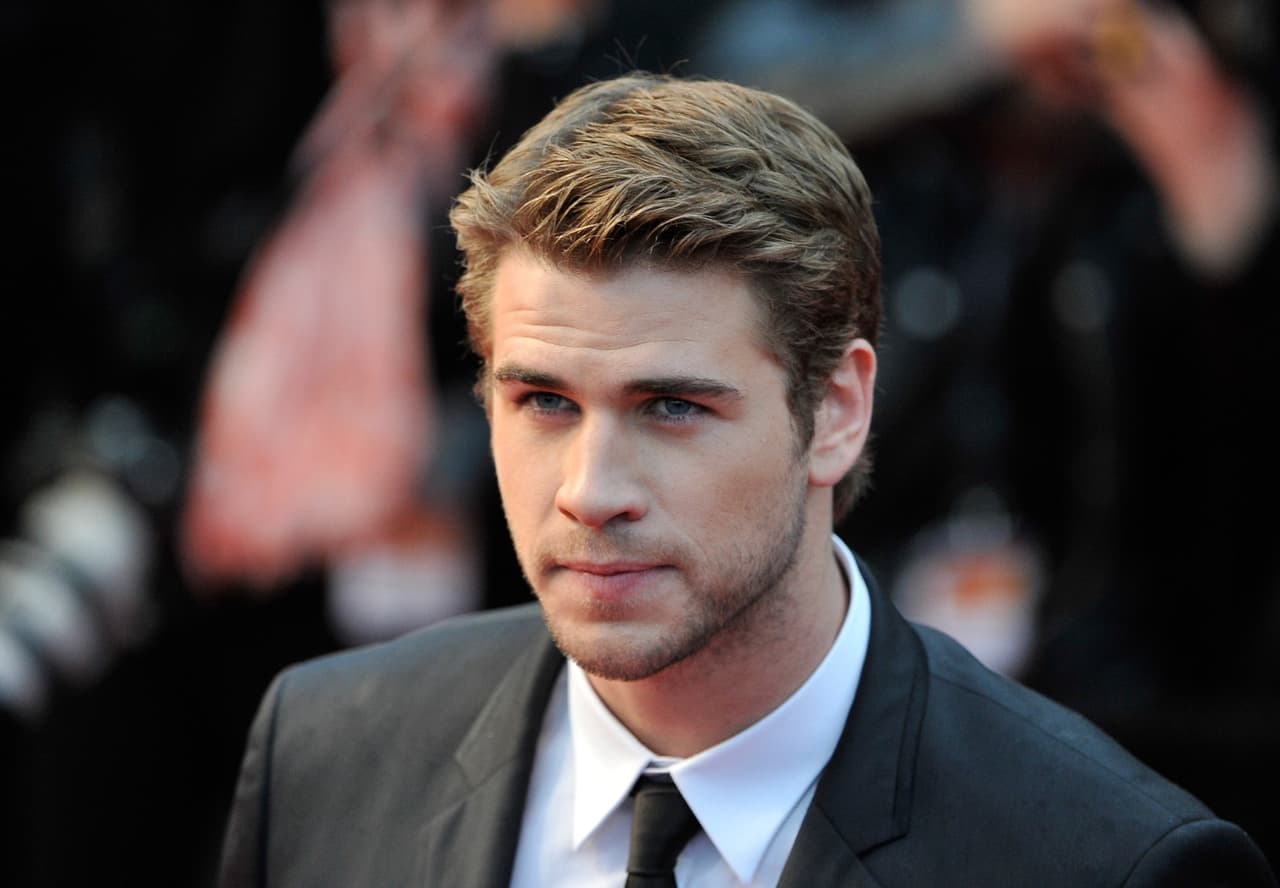 Fotos de Liam Hemsworth besando a Eiza Gonzalez