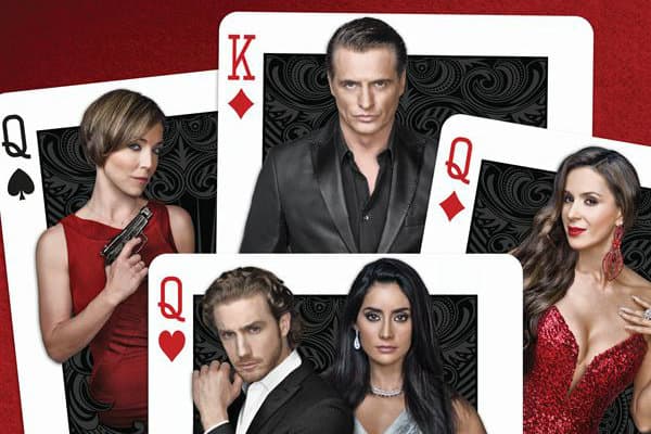 Enrique Iglesias ‘aparece’ Bailando con la Reina de Corazones