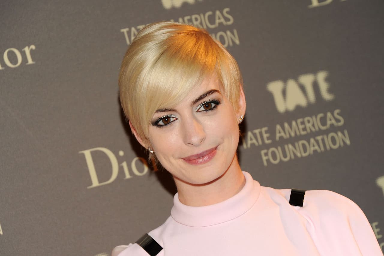 Anne Hathaway en la premiere de Los Miserables en París