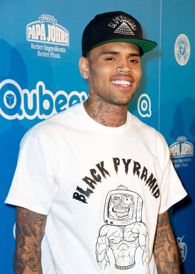 Chris Brown celebra Halloween en la mansión Playboy