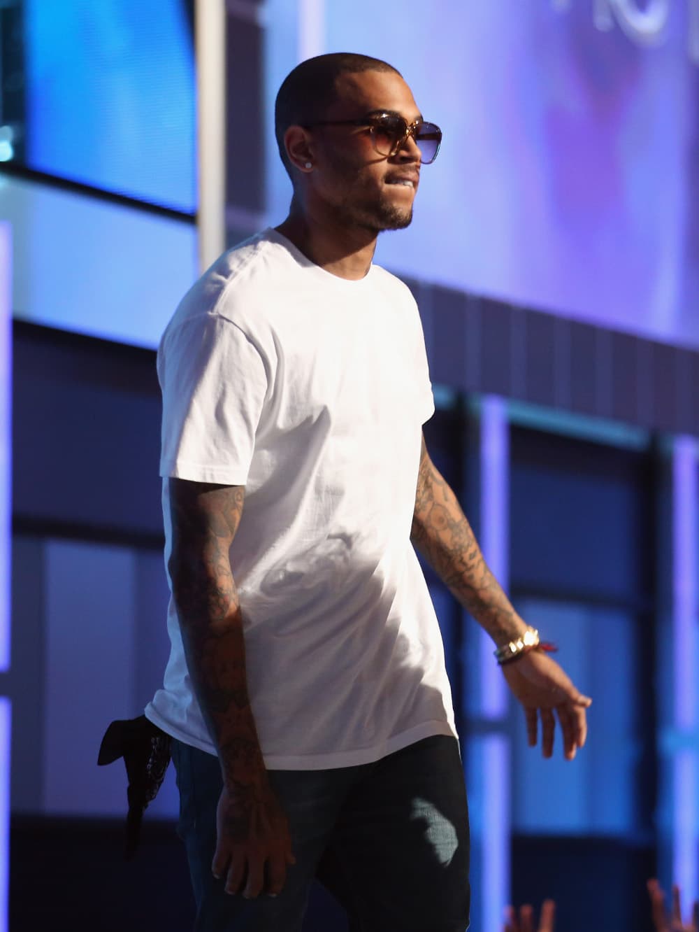 Chris Brown habilita su cuenta de Twitter