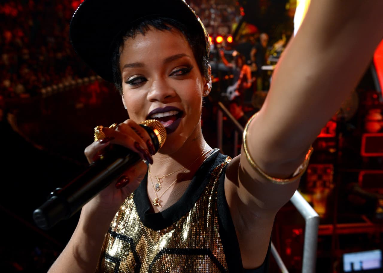 Rihanna recupera su viejo corte de pelo