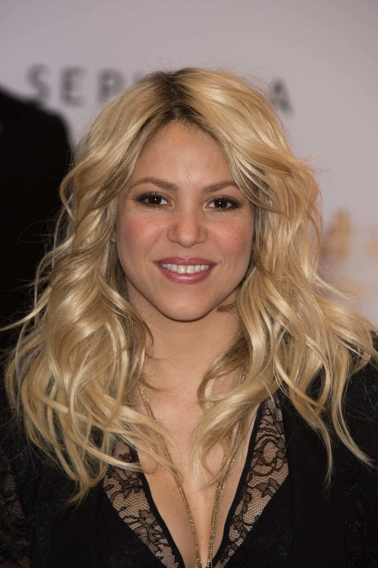 Shakira presenta su nuevo perfume
