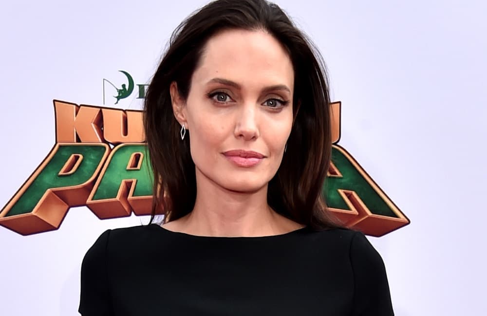 ¡Impactante! Angelina Jolie preocupa por su EXTREMA delgadez...