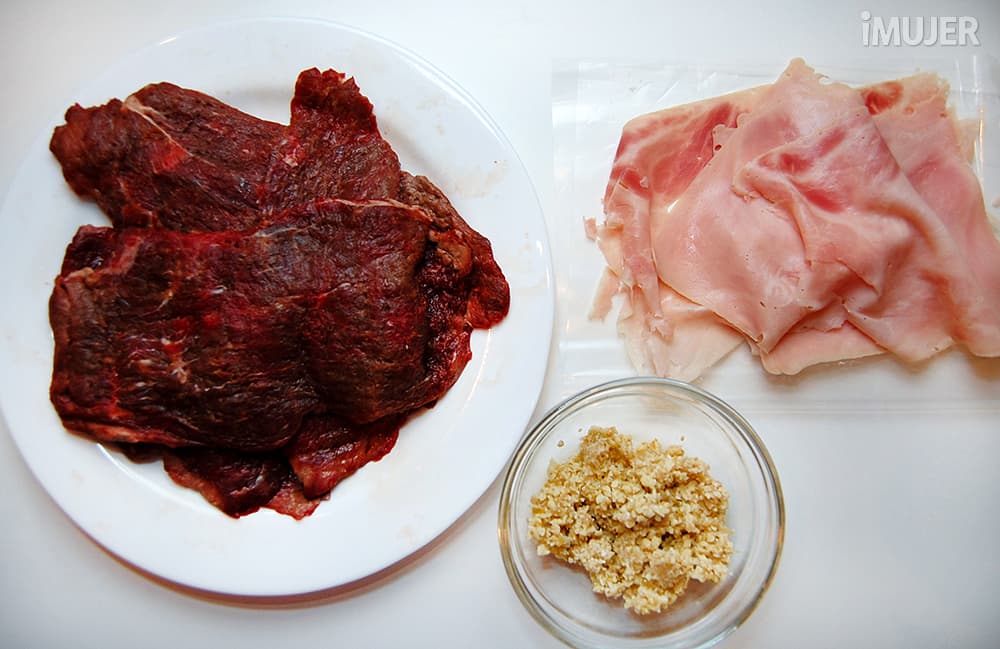 Receta de bifes arrollados con salsa para preparar un almuerzo delicioso