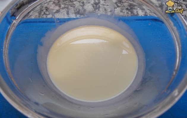 ¿Cómo bañar tortas con chocolate?