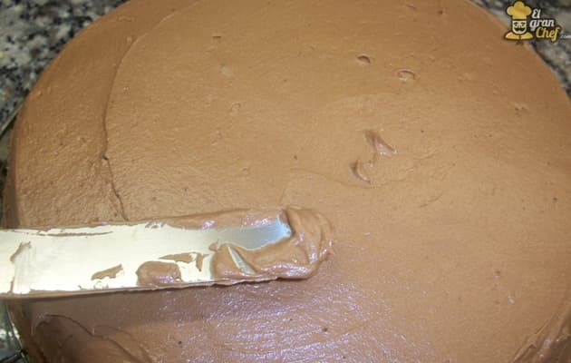 Crema de chocolate y dulce de leche para rellenar tortas