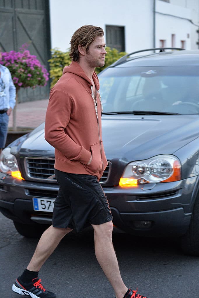 Estos looks demuestran que Chris Hemsworth se viste muy, muy bien (¡Nada le queda mal!)