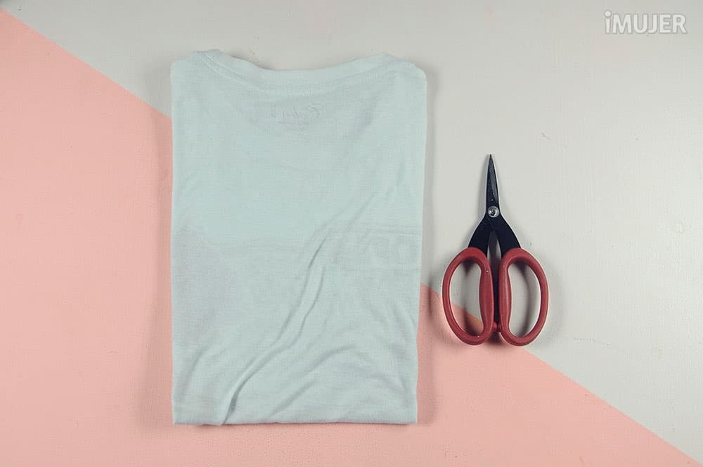 De camiseta a pañuelo chic en solo 5 pasos