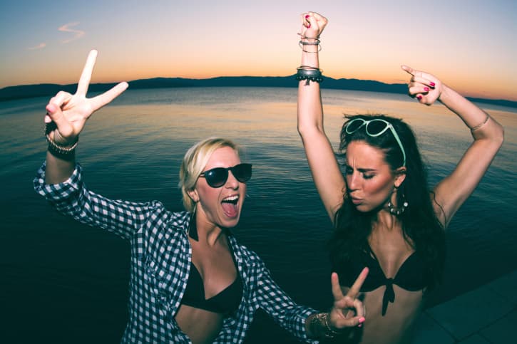 7 cosas que sólo entienden las MUJERES que aman estar acompañadas