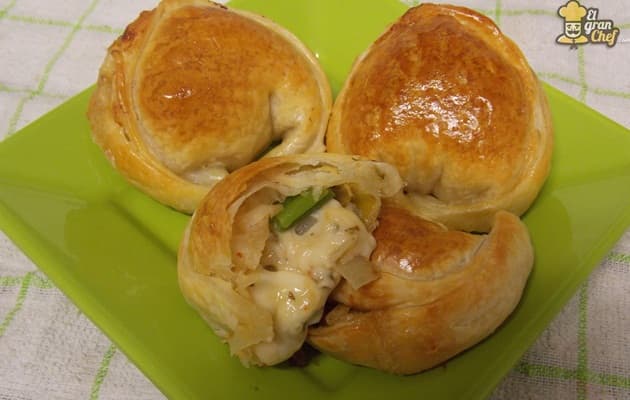 Empanadas de cebolla y queso fáciles de hacer