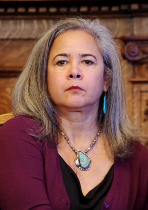 5 escritoras latinas que debes conocer