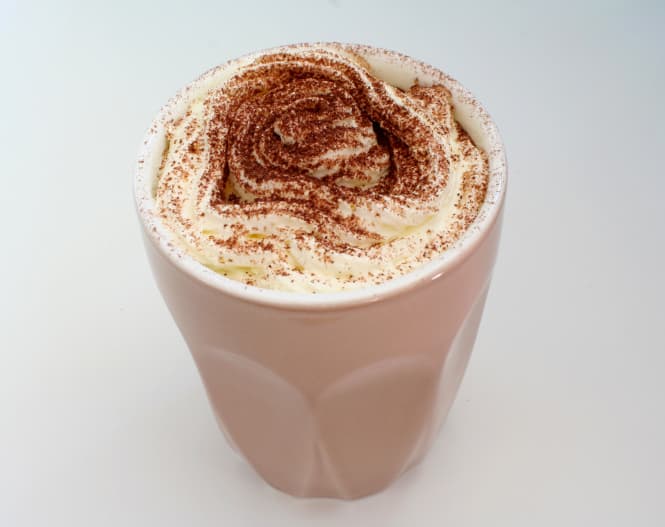 5 deliciosos postres que puedes hacer con la masa de una torta de caja y no tenías idea