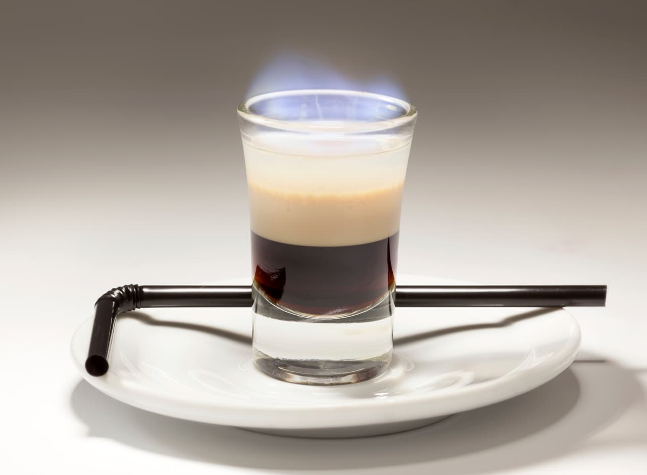 ¡Pon fuego en tus cócteles!: 5 tragos flameados para probar