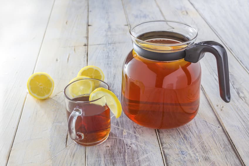 Conoce la nueva moda de mezclar té con vino