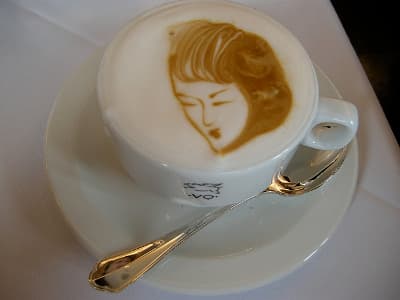 Arte del latte: diseños en tu taza de café
