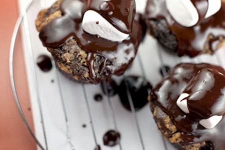 Imperdibles pastelitos de chocolate y malvaviscos