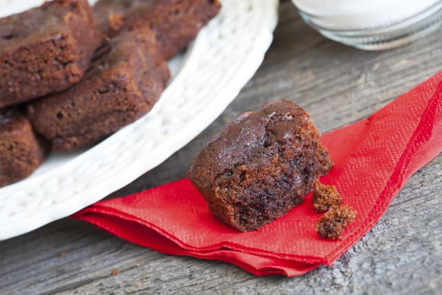 Exquisitos brownies fáciles sin gluten para una merienda saludable