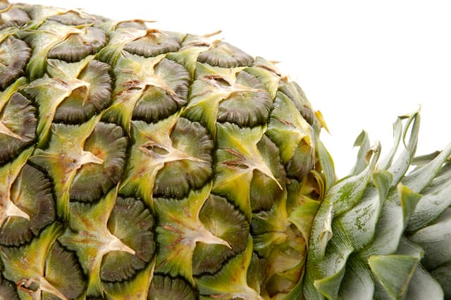 Cómo pelar una piña