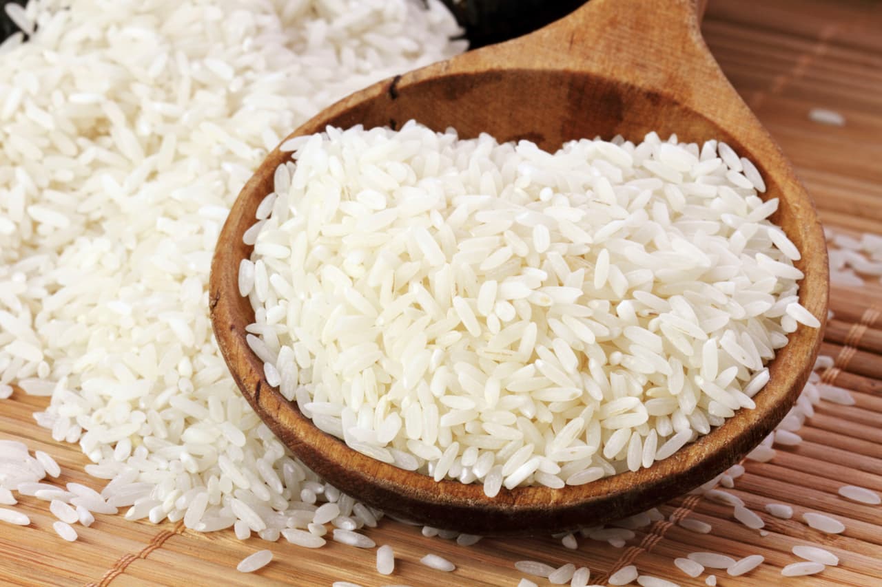 Esta receta de arroz a la albahaca es la comida ideal para preparar algo económico, sano y delicioso