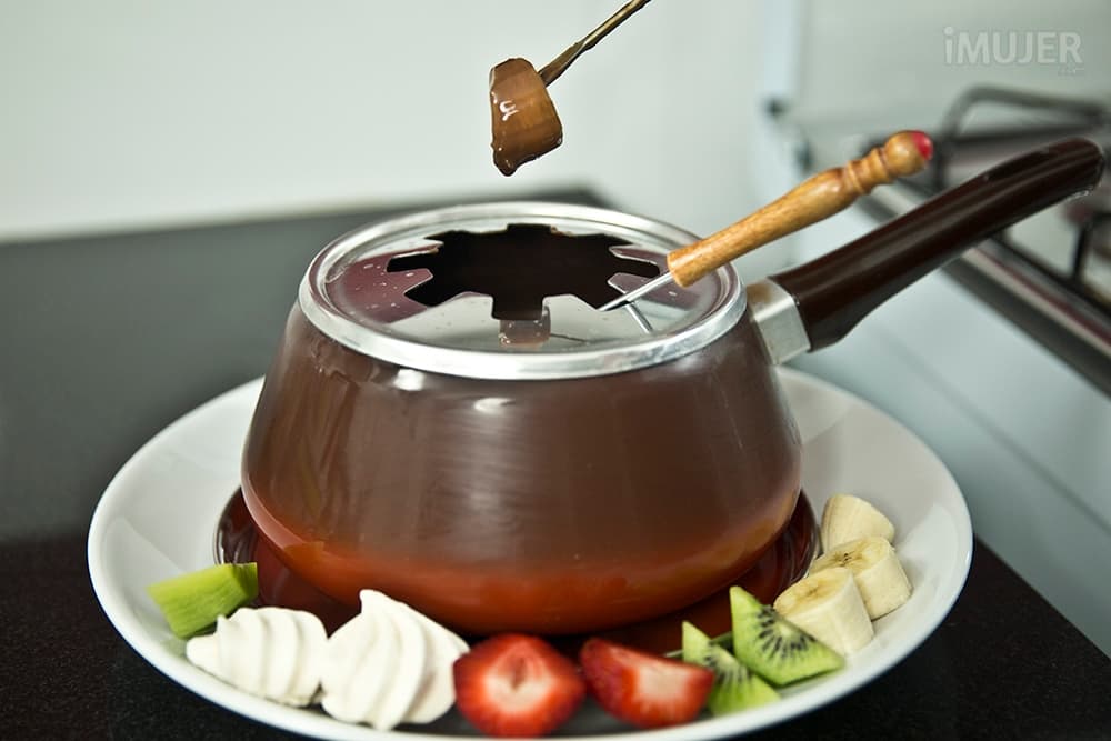 ¡Qué delicia! 5 snacks que saben mejor cubiertos en chocolate