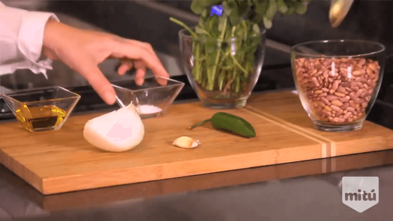 Saludable y nutritiva receta de verdolagas con frijoles