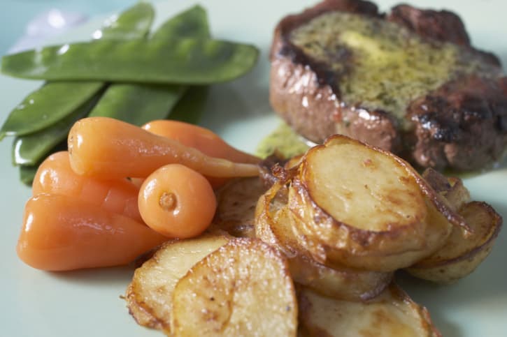 Vegetales asados con nueces y vinagreta cítrica