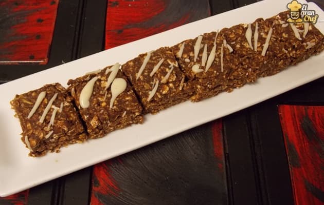 Fáciles chocolates de pistachos y almendras con sólo unos pocos ingredientes