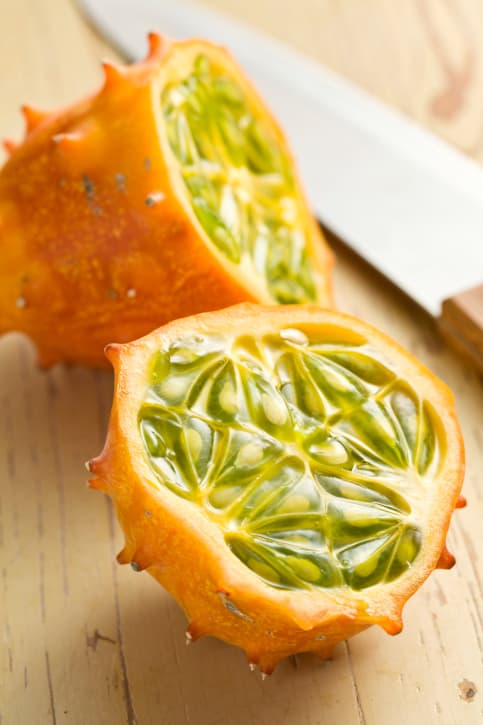 El kiwano: amarillo por fuera y verde de corazón