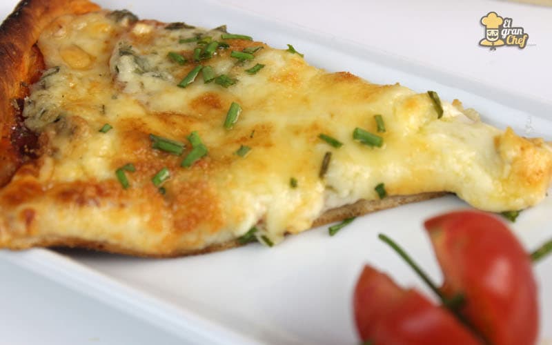 Receta de pizza cuatro quesos